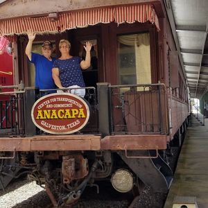 Meet your Posher, Robin